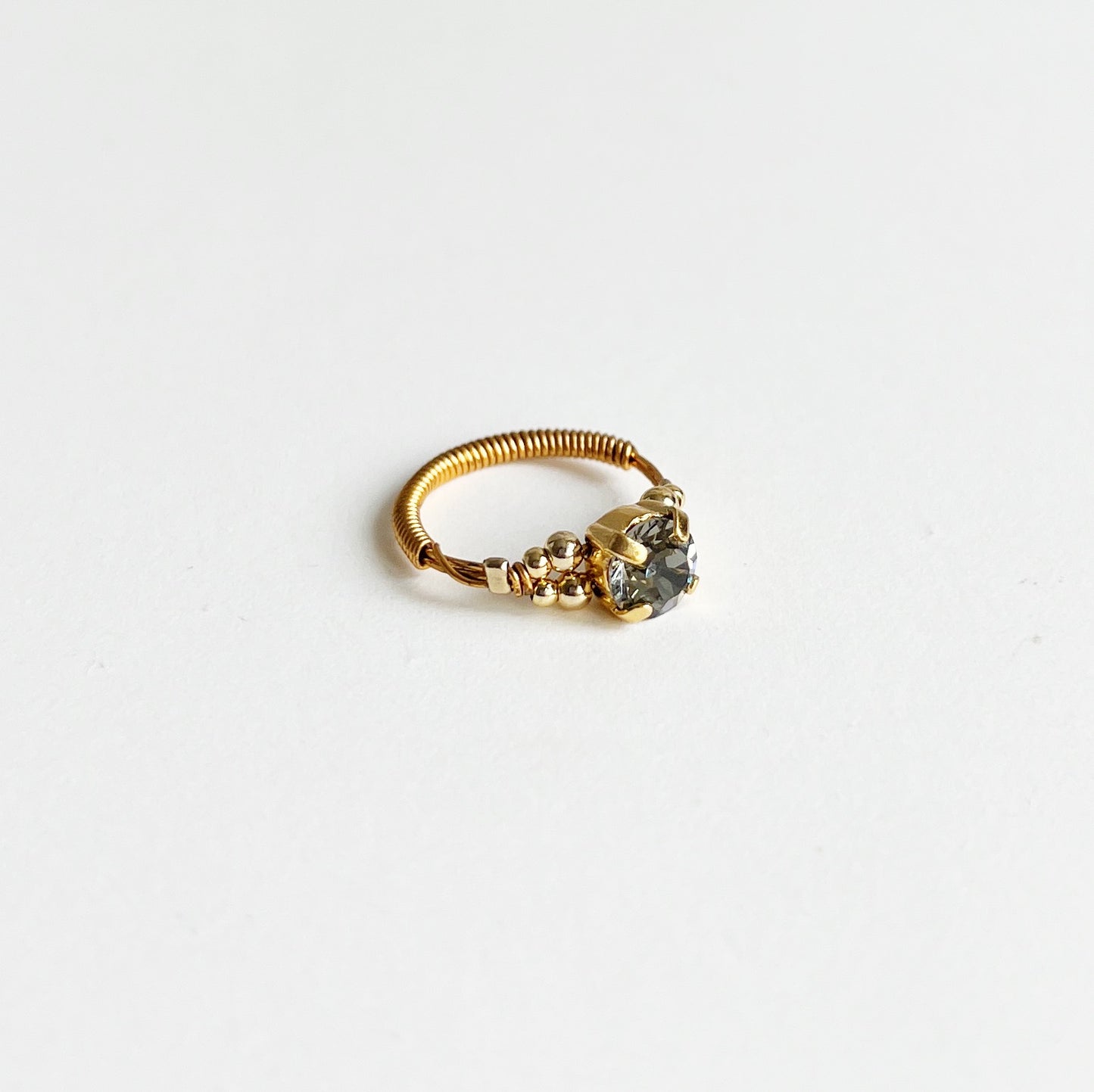 Cabochon ring -light grey-