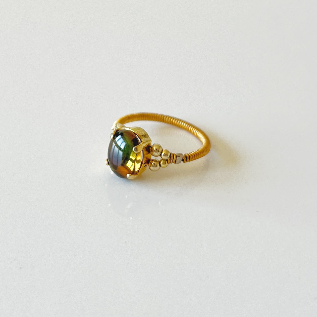 Cabochon ring -olive gold-