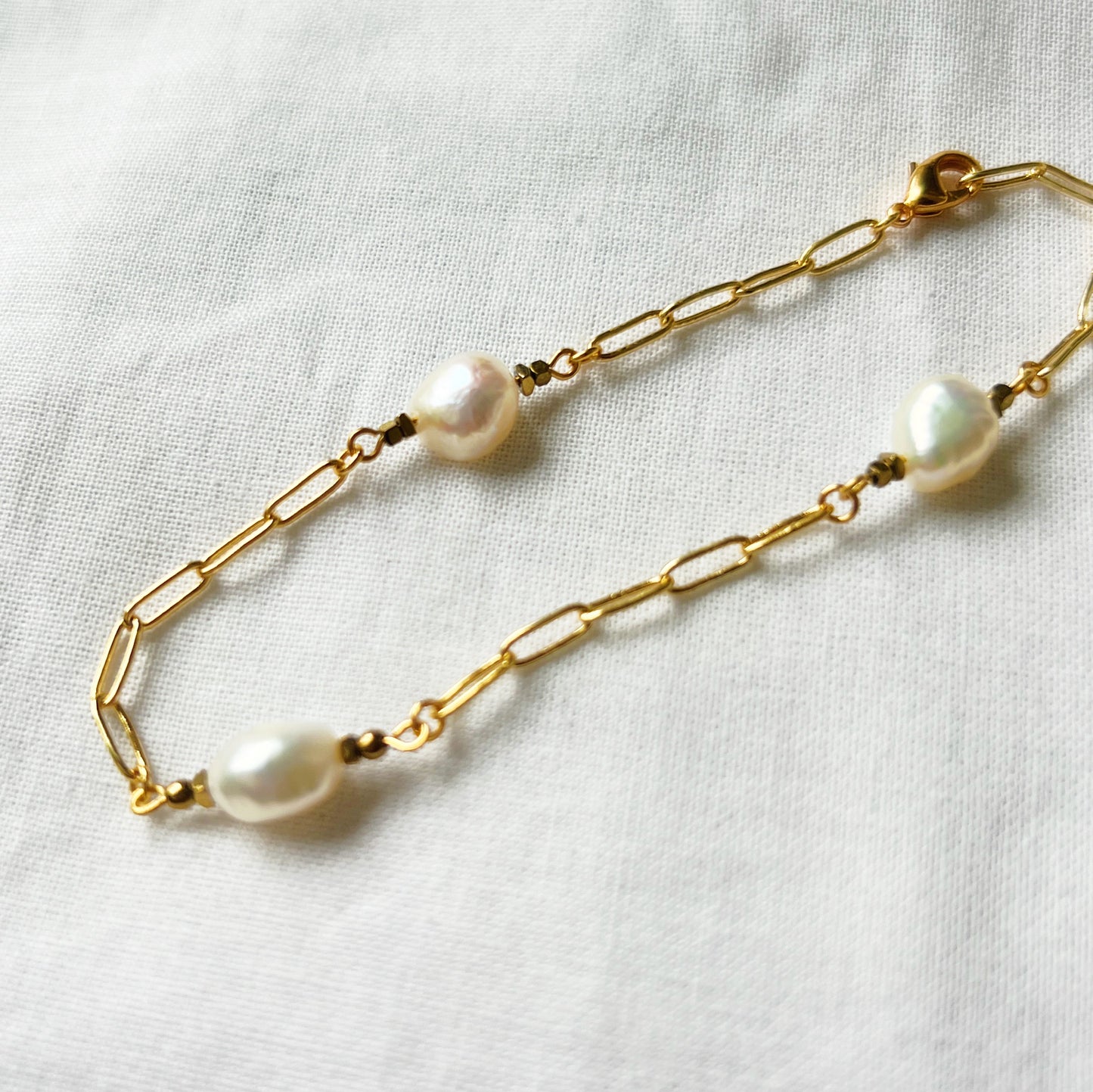 Freshwater pearl bracelet