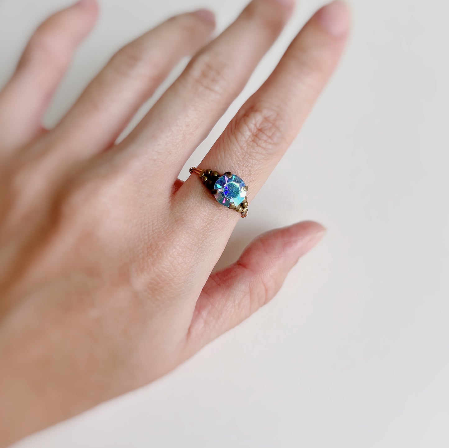 Cabochon ring -aurora blue-