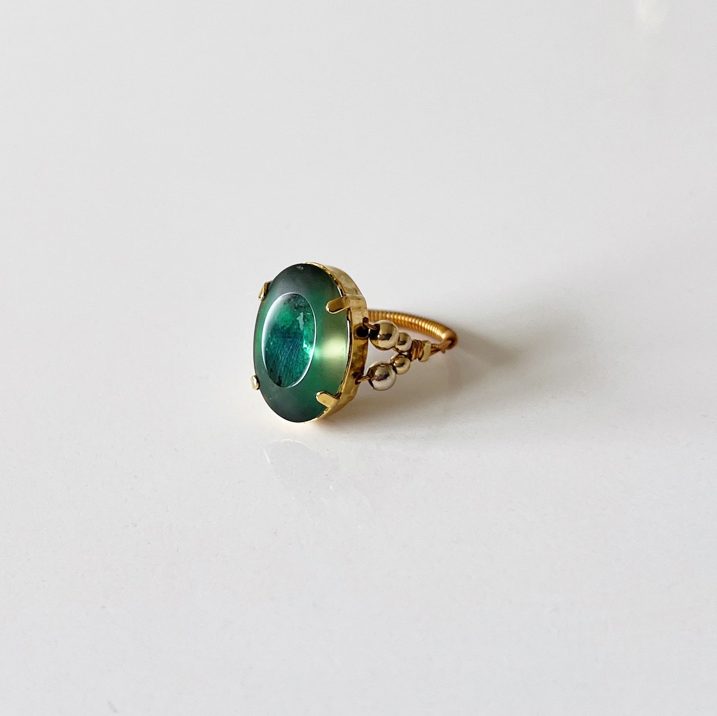 Cabochon ring -suigyoku-