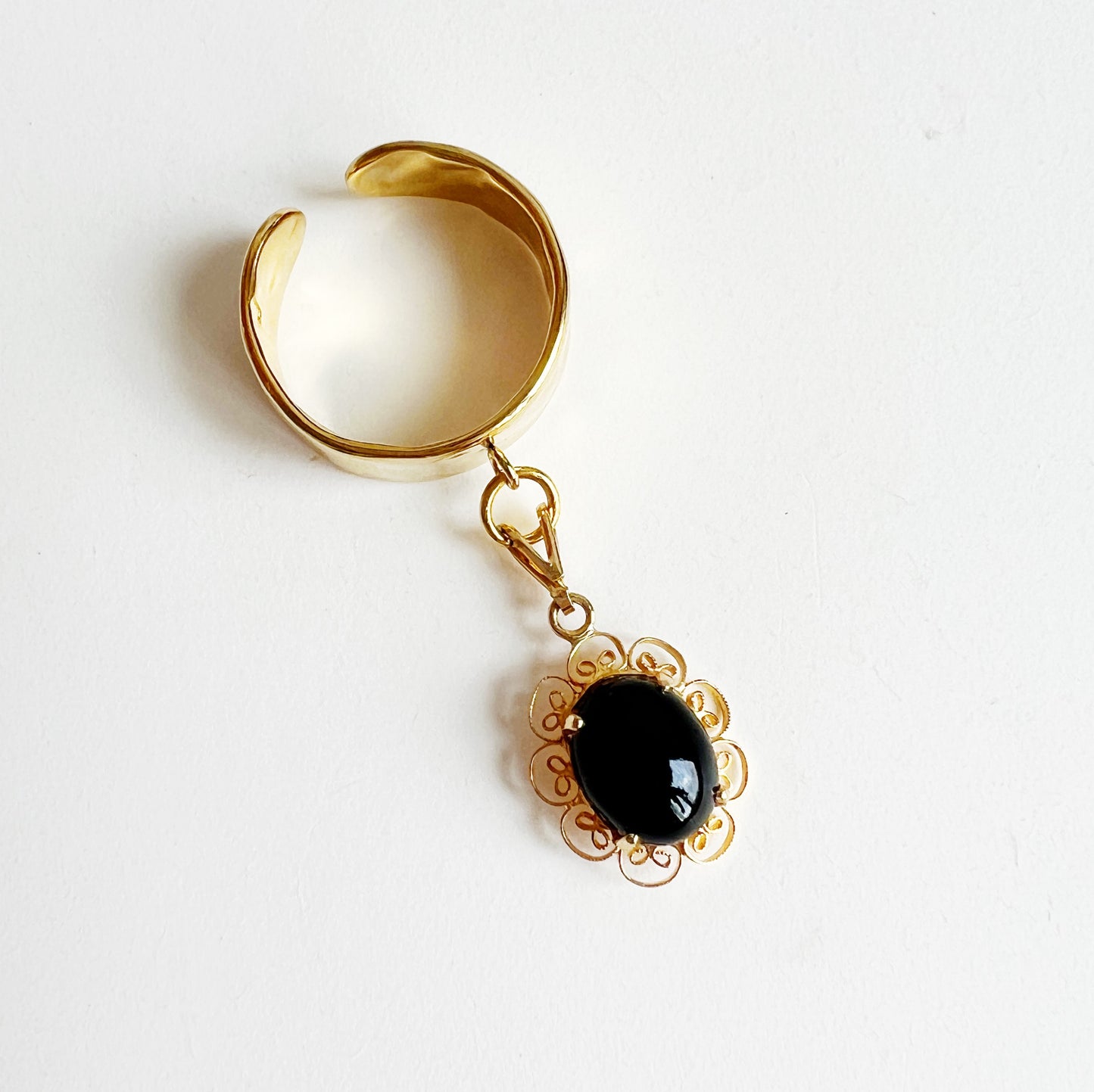 Drop ring -black-