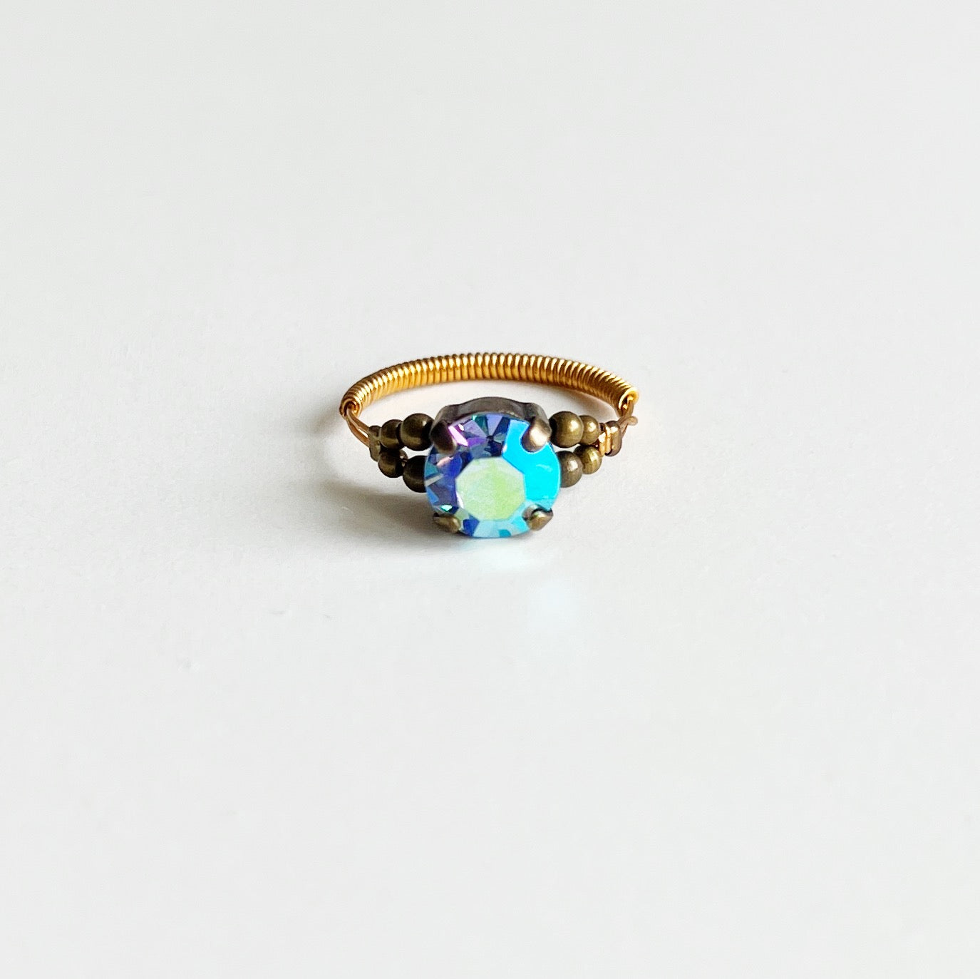 Cabochon ring -aurora blue-