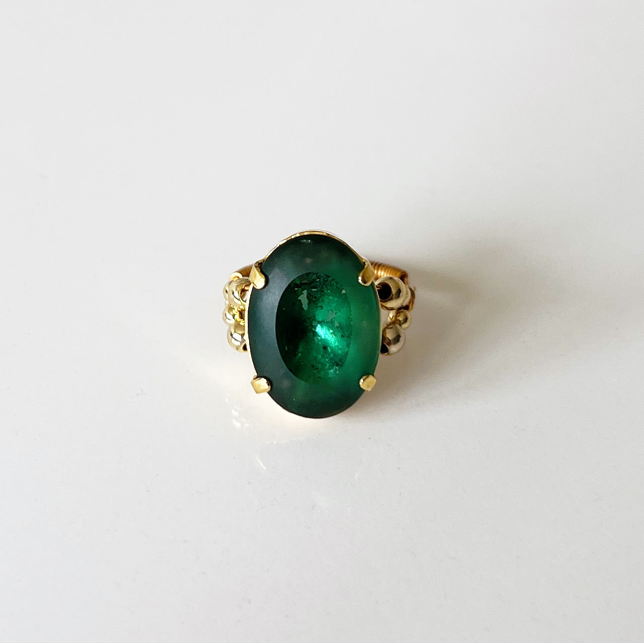 Cabochon ring -suigyoku-