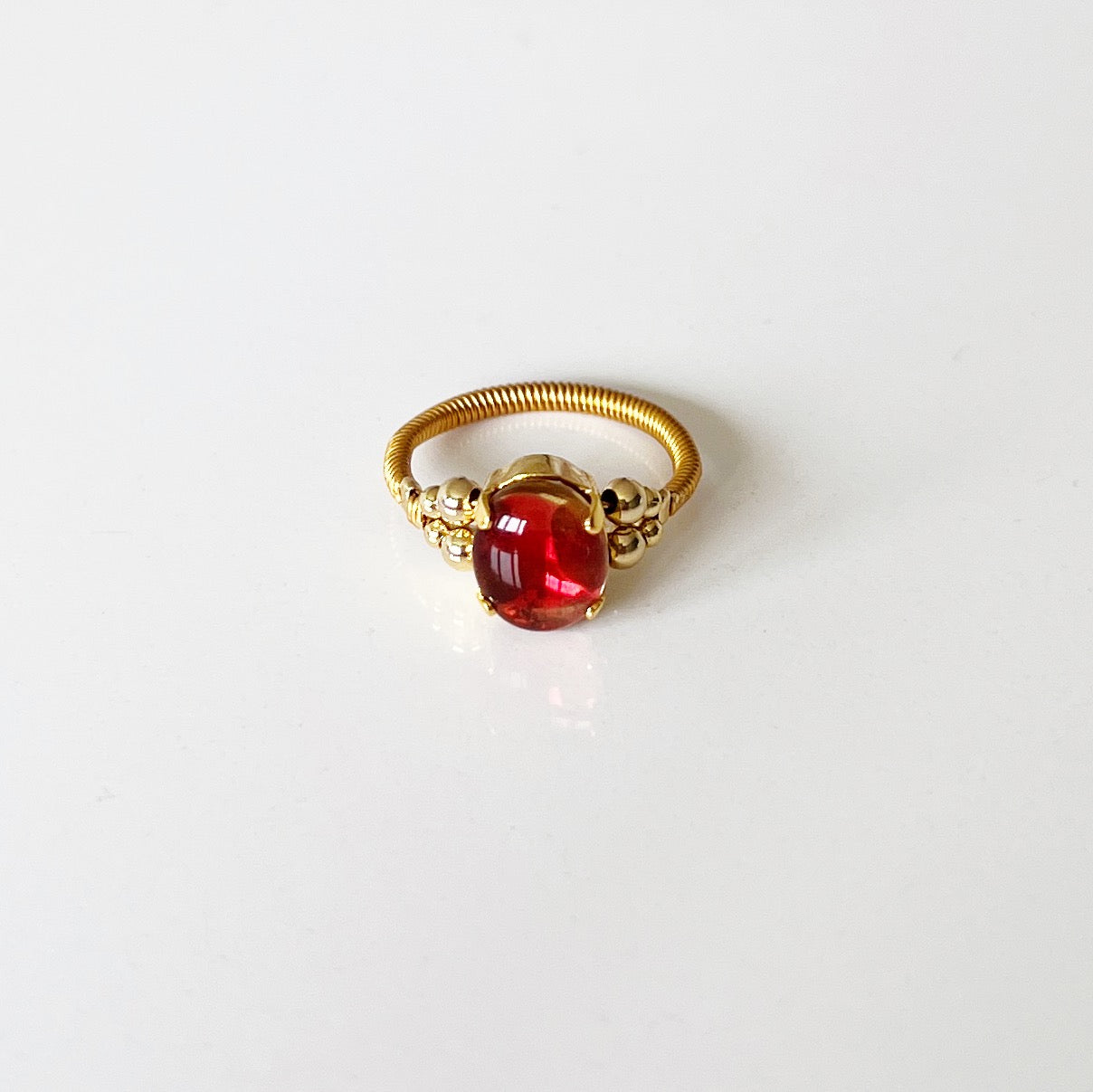Cabochon ring -dahlia rouge-