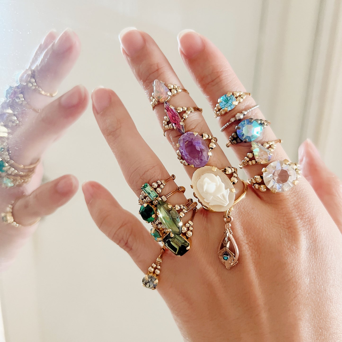 Cabochon ring -aurora blue-