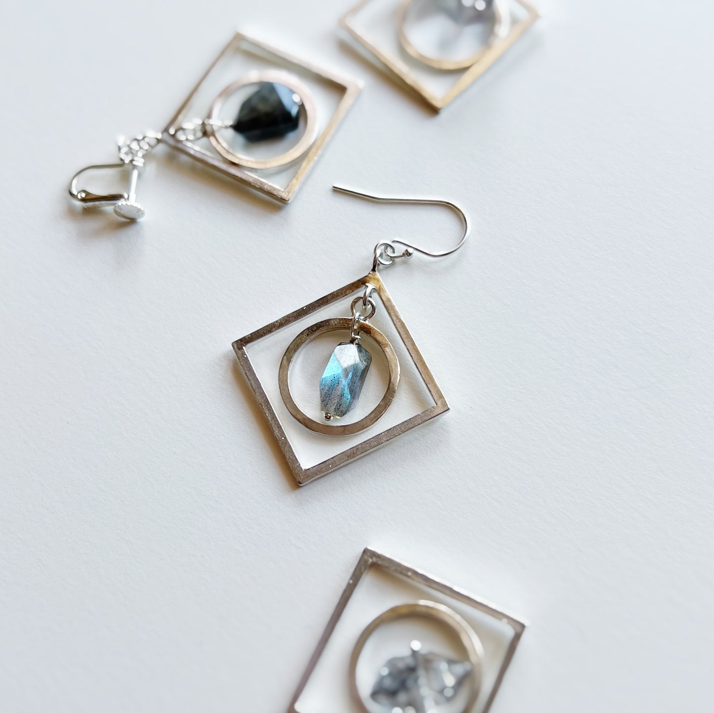 Planet earrings (1piece)
