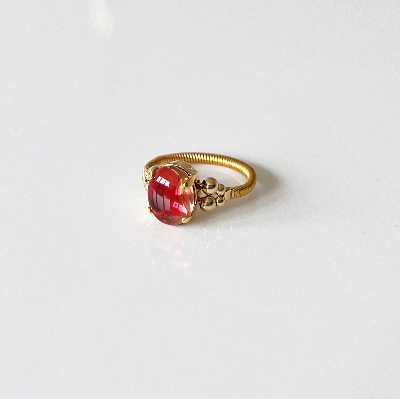Cabochon ring -dahlia rouge-