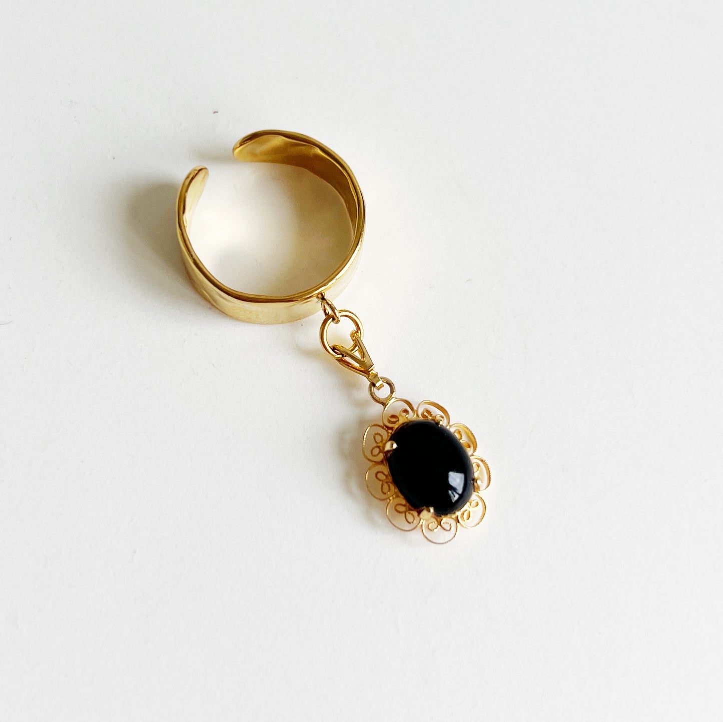 Drop ring -black-