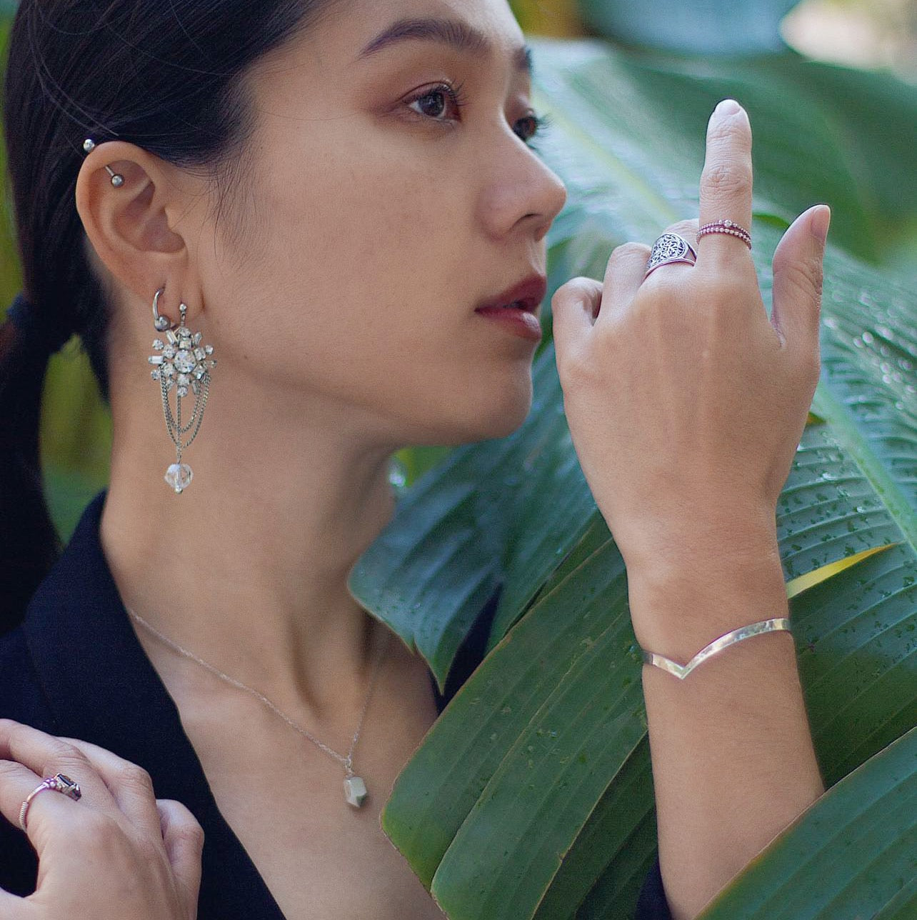 V shaped bangle