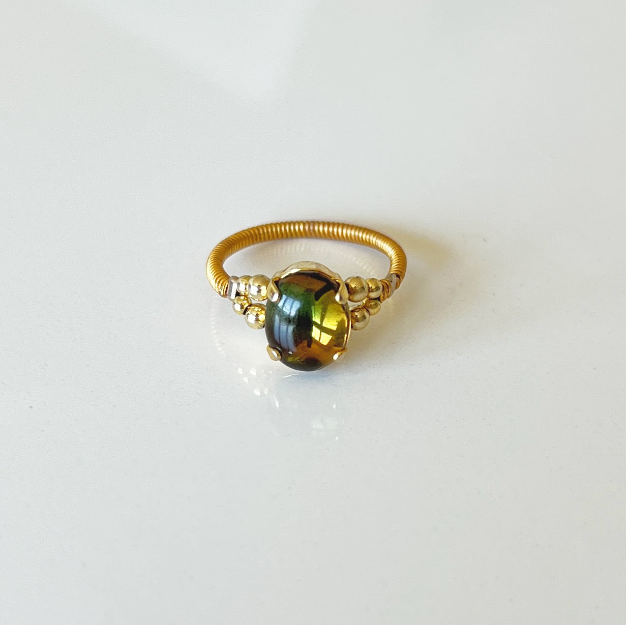 Cabochon ring -olive gold-