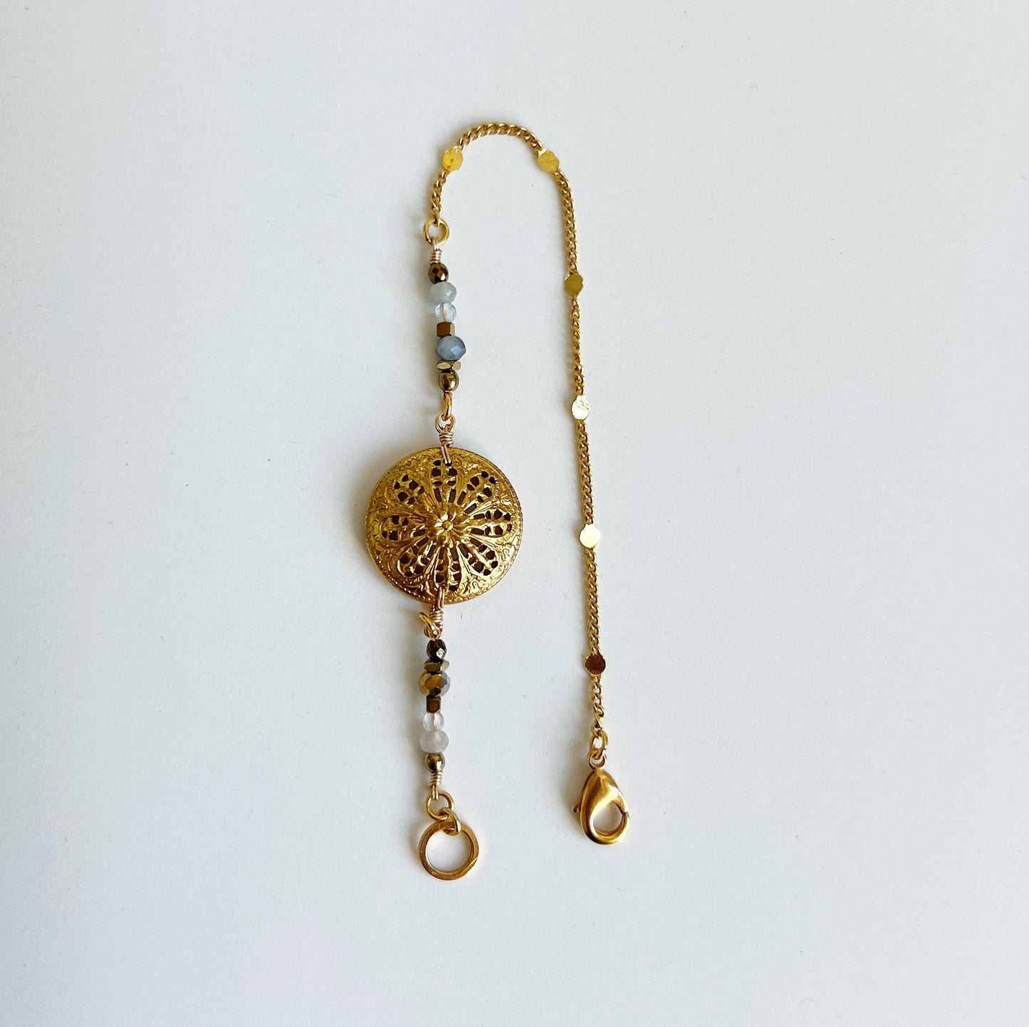 Vintage button bracelet -clear-