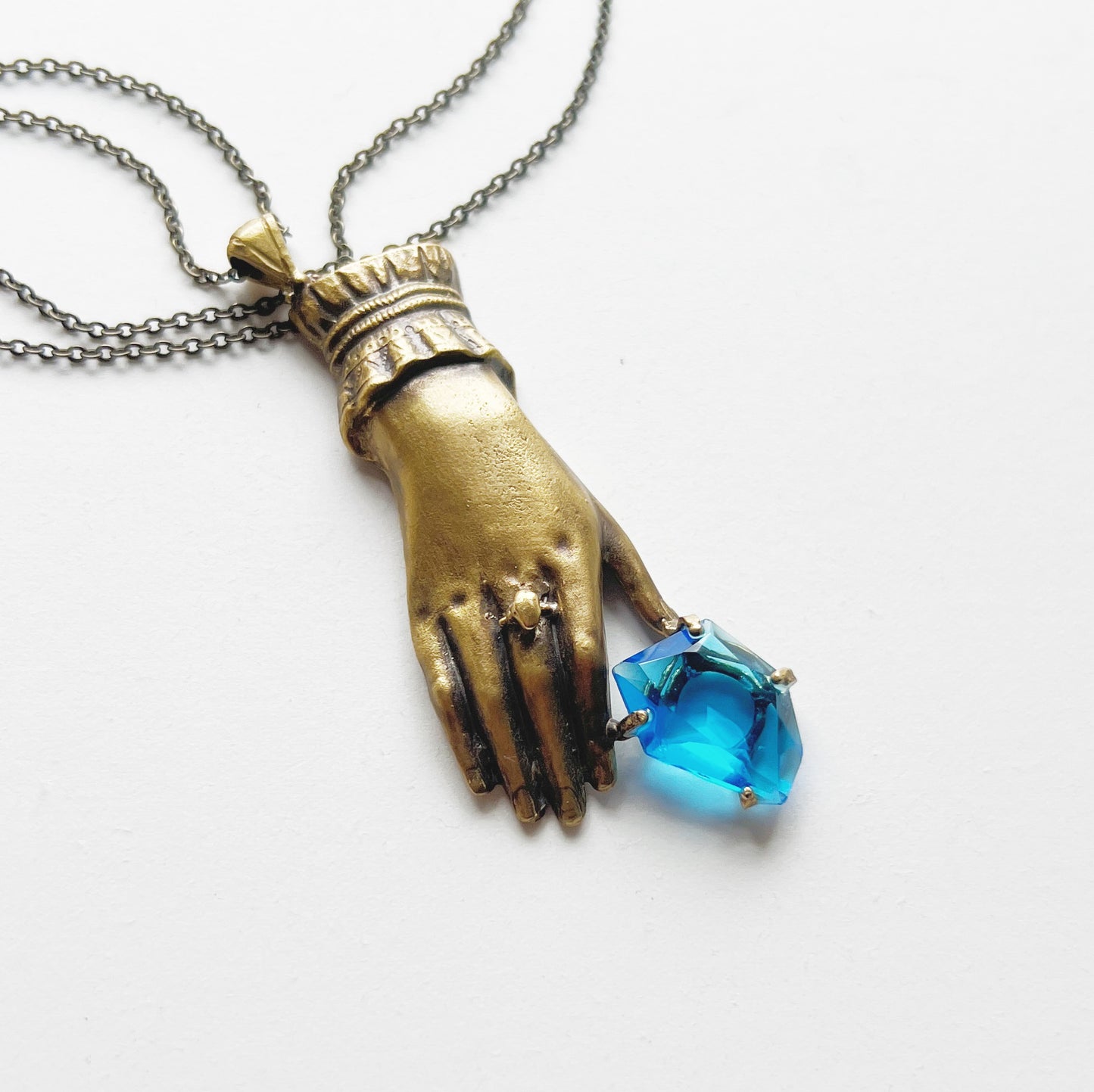 Hand pendant