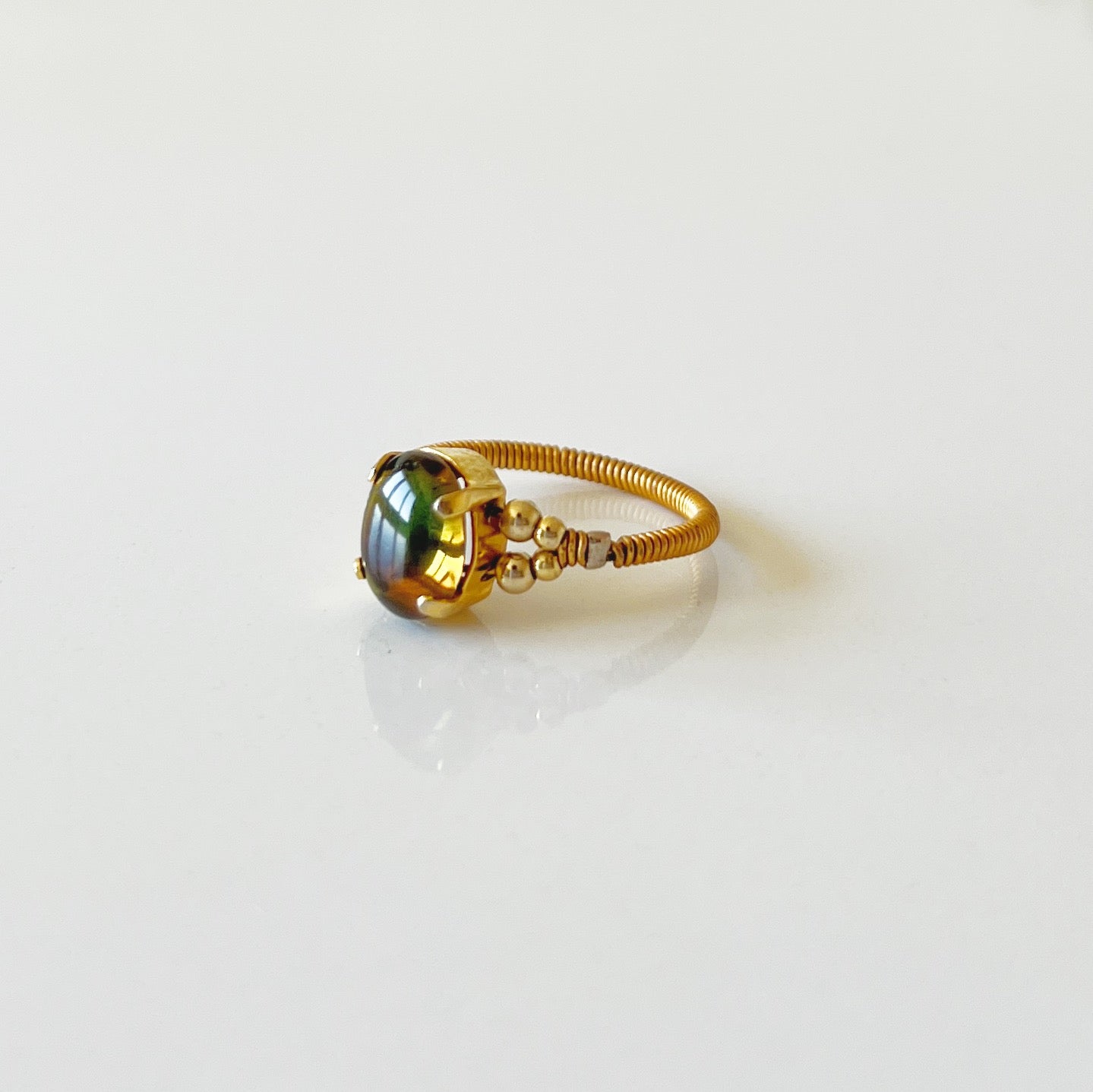 Cabochon ring -olive gold-