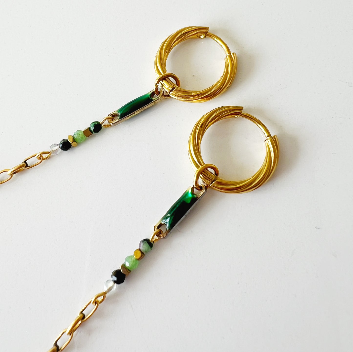 Boucles cloisonné et filigrane