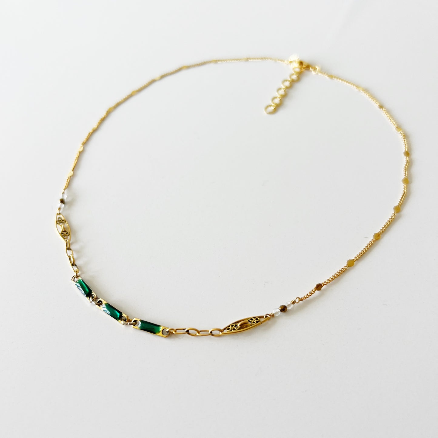 Collier cloisonné et filigrane