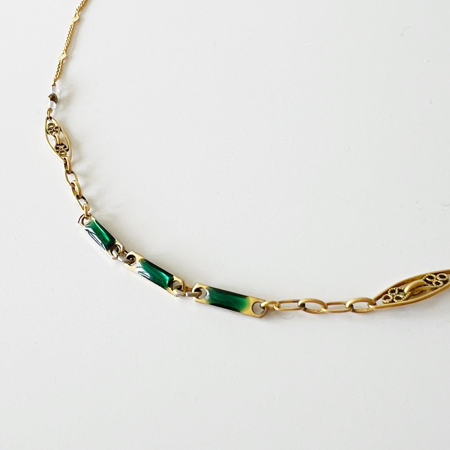 Collier cloisonné et filigrane