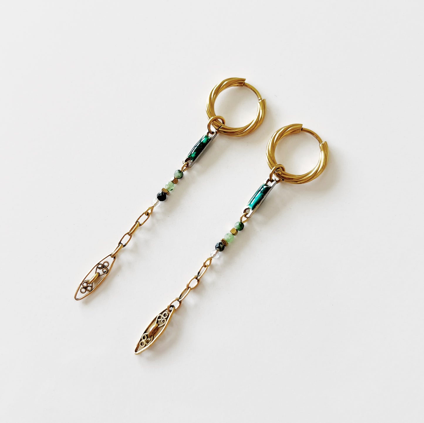 Boucles cloisonné et filigrane