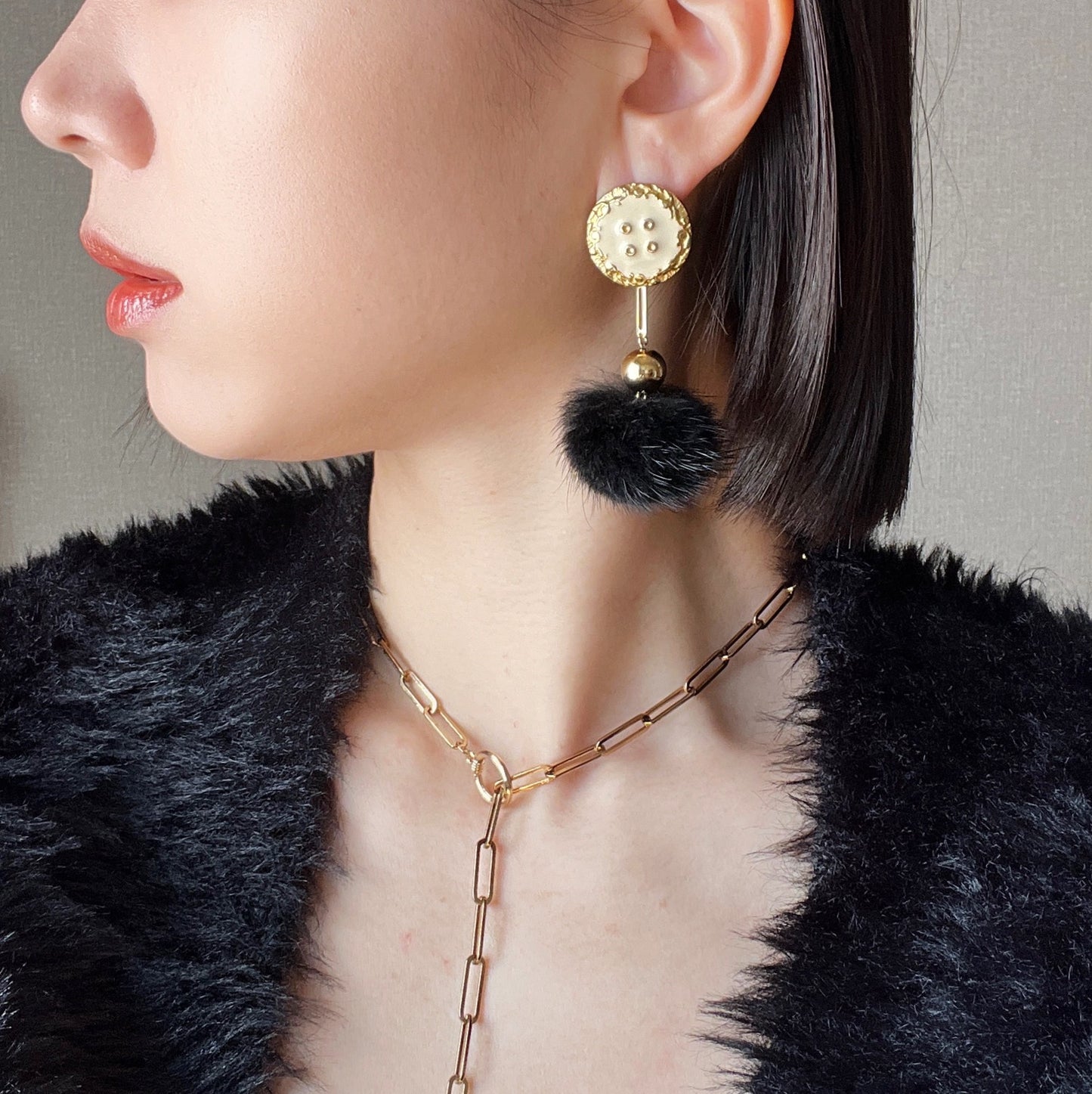 Black fur earrings -pierce type-
