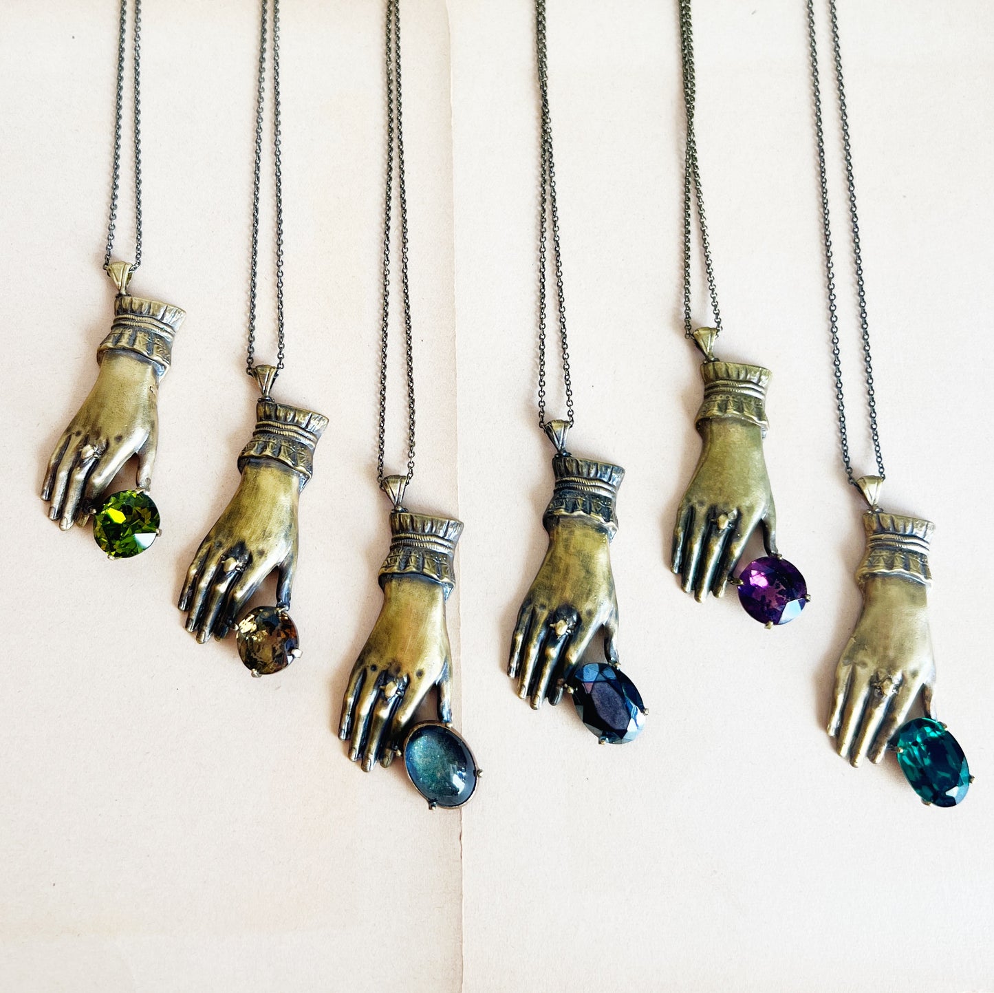 Hand pendant