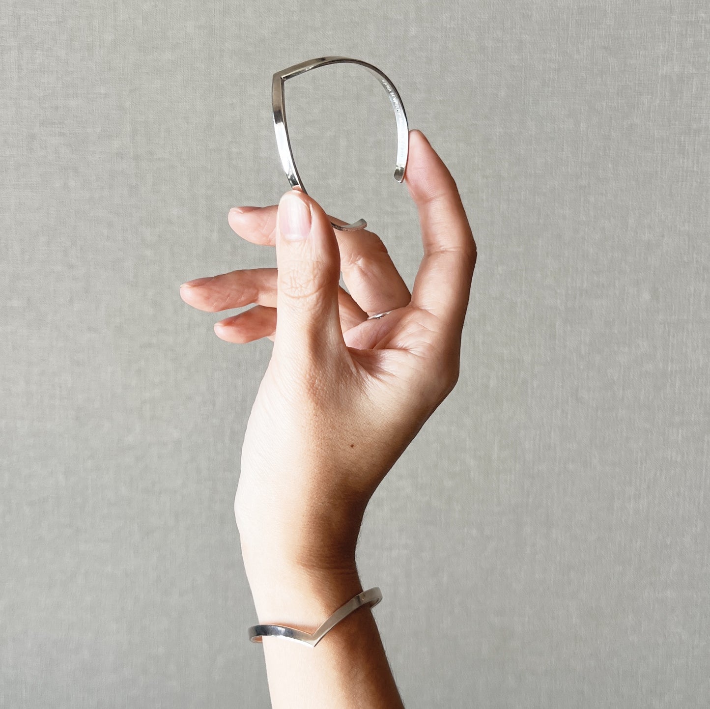 V shaped bangle
