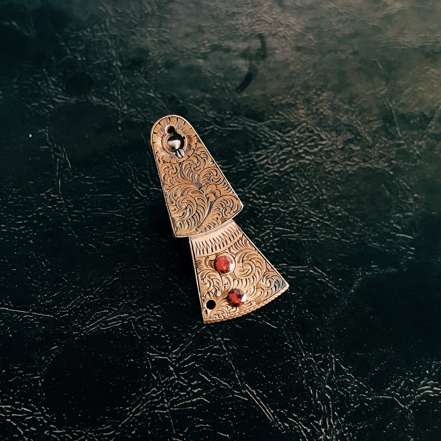 Movement pierce -red-