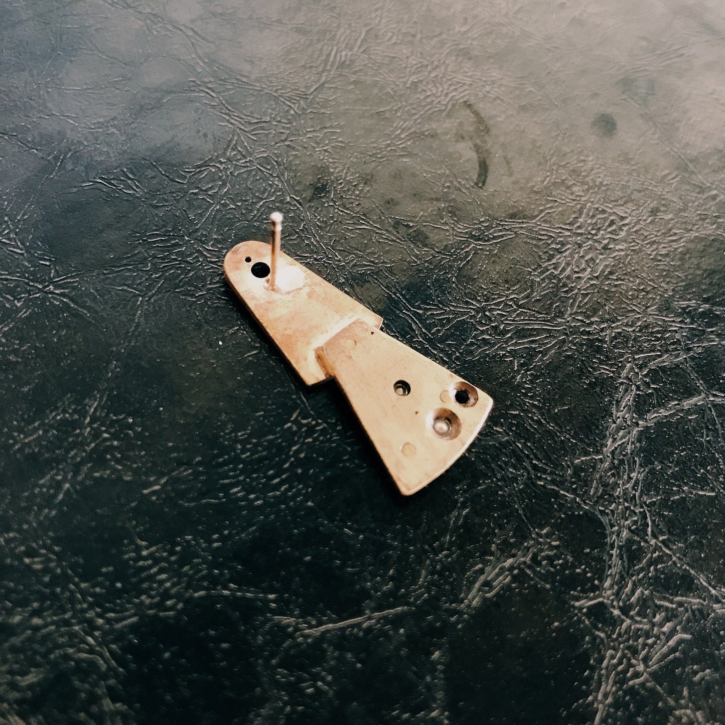Movement pierce -red-
