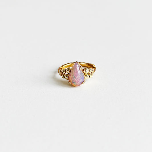 Cabochon ring -opal drop-