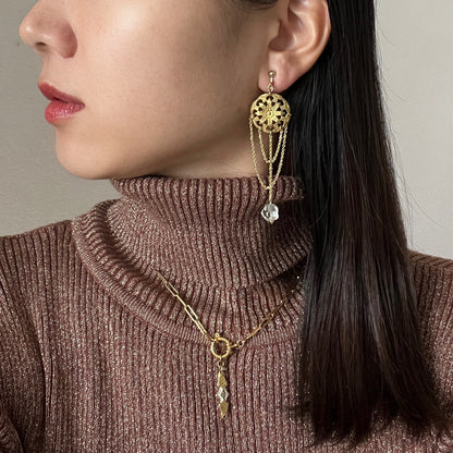 Chandelier earrings -gold flower-