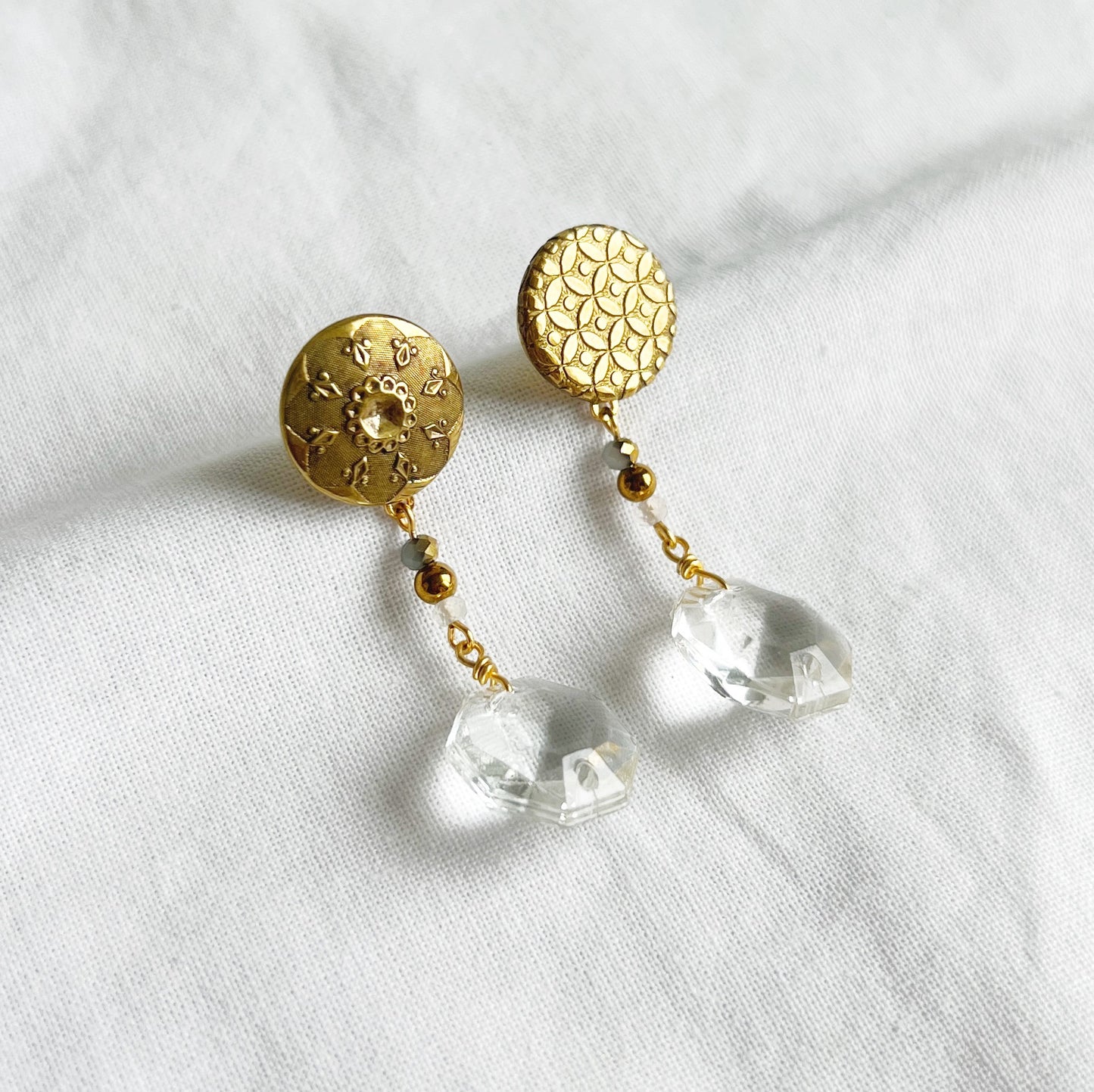 Vintage button earrings -chandelier glass-