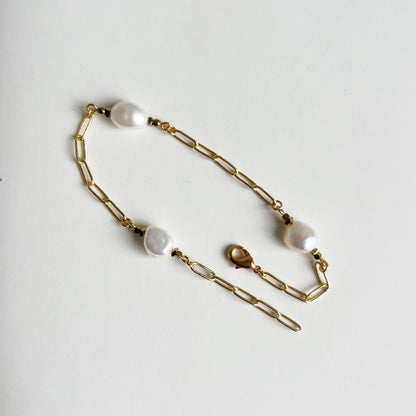 Freshwater pearl bracelet