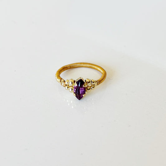 Cabochon ring -deep purple-