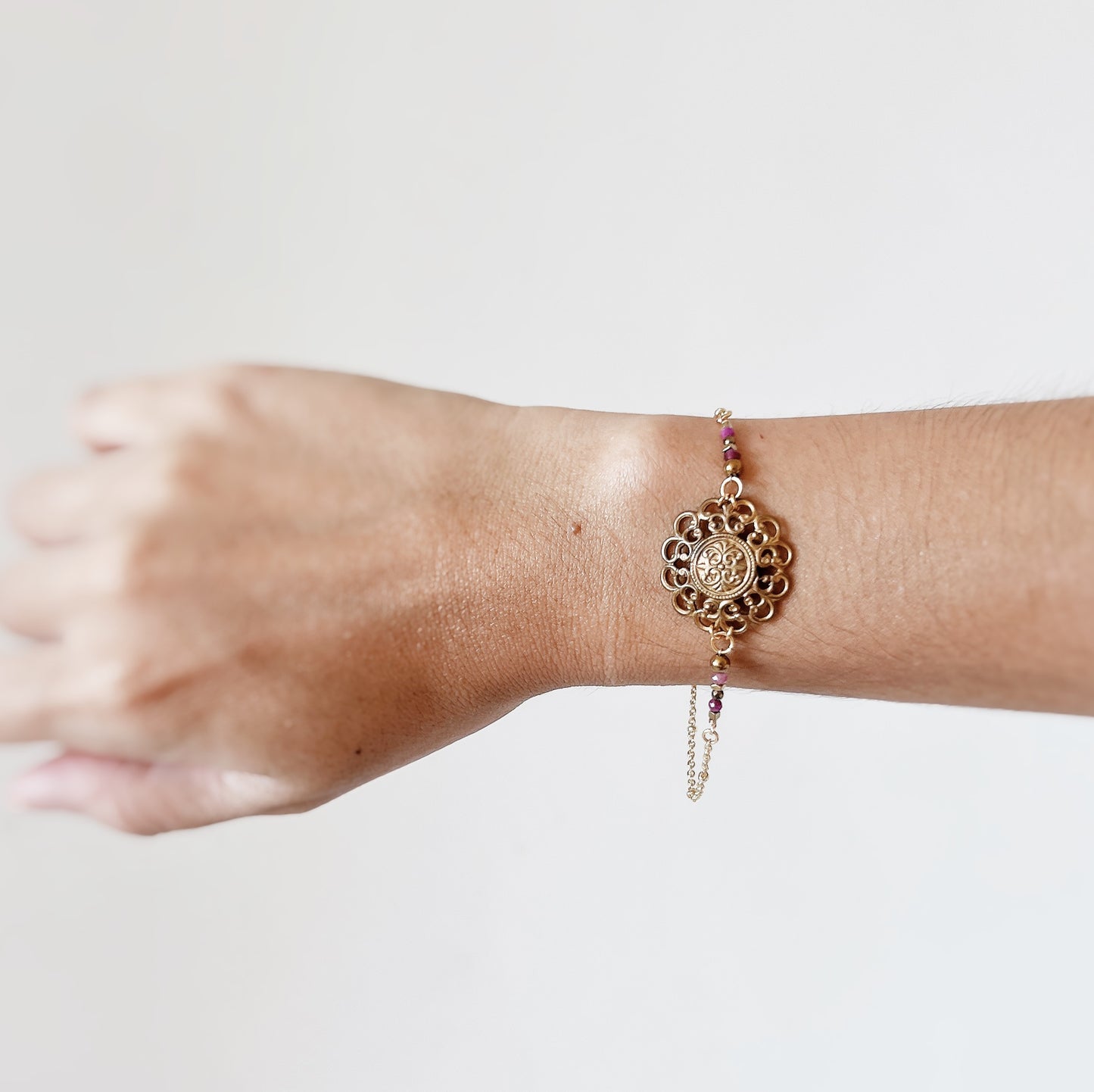 Vintage button bracelet -rose-