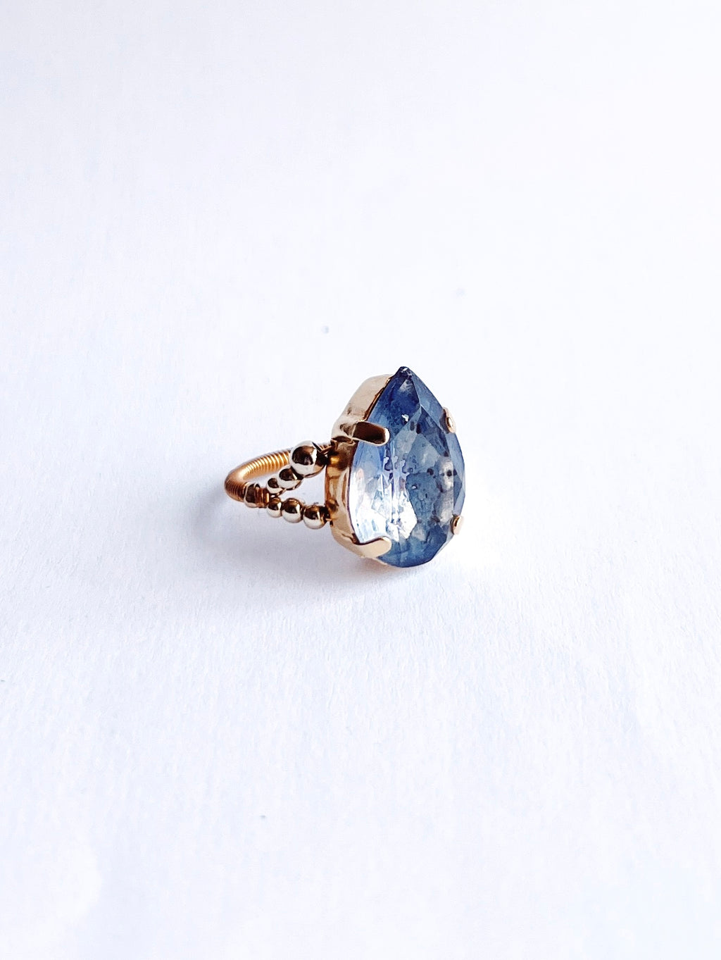 Cabochon ring / Ice blue