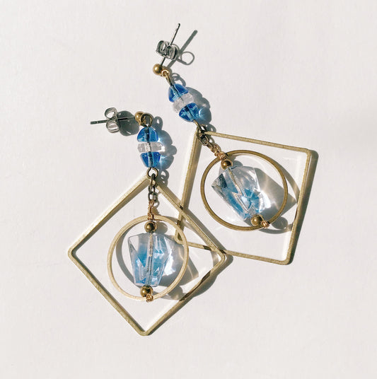 Chandelier earrings -lightblue-